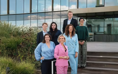 HR One team